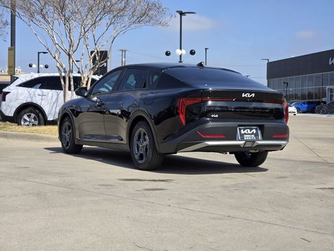 New 2026 Kia K4 LXS image 3