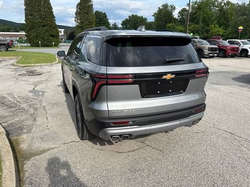 New 2026 Chevrolet Traverse LT w/ Driver Confidence Package AWD/4WD image 19