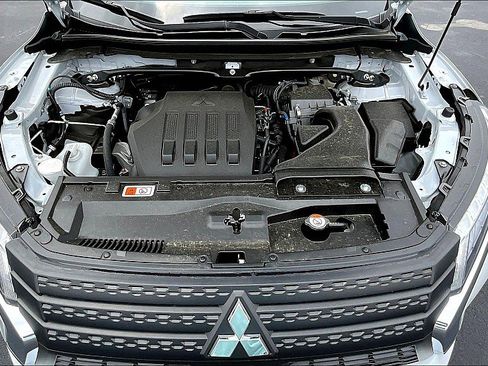 Used 2024 Mitsubishi Eclipse Cross AWD image 12