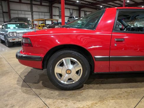 Used 1988 Buick Reatta Coupe FWD image 9