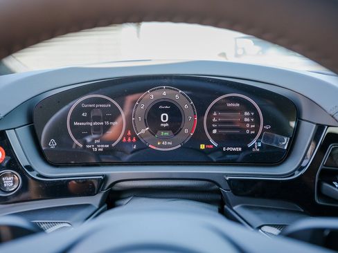 New 2025 Porsche Cayenne Turbo image 15