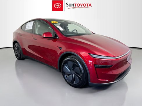 Used 2026 Tesla Model Y 2WD image 1