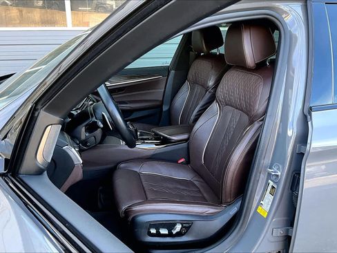 Used 2021 BMW 540i w/ M Sport Package image 8