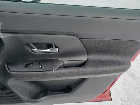 Certified 2025 Nissan Kicks SV image 25