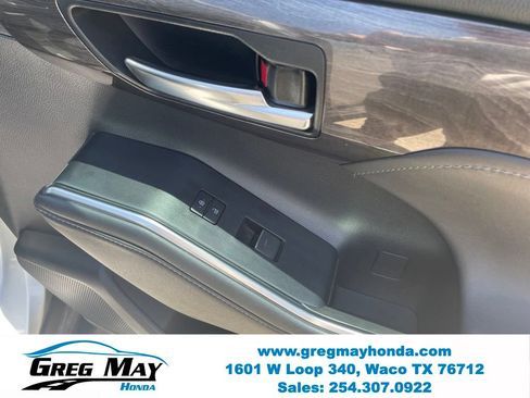 Used 2022 Toyota Highlander Limited FWD image 33