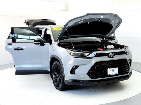 Certified 2026 Toyota Grand Highlander AWD Hybrid image 9