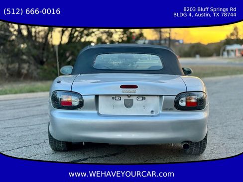 Used 1999 MAZDA MX-5 Miata RWD image 4