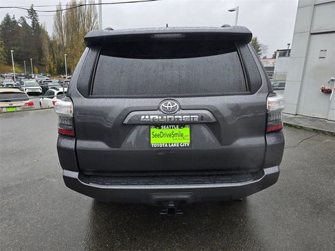 Used 2020 Toyota 4Runner SR5 Premium w/ Moonroof Package image 6