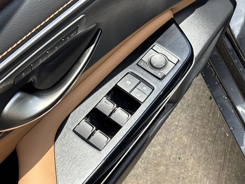 Used 2025 Lexus ES 350 w/ Accessory Package (Z1) FWD image 14