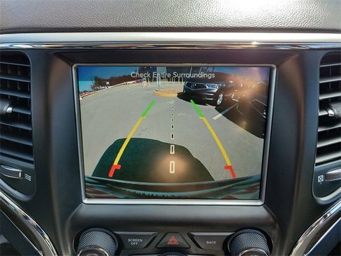 Used 2017 Jeep Grand Cherokee Overland image 32