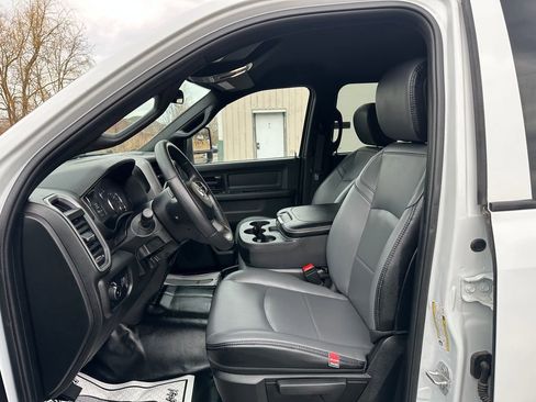 Used 2024 RAM 3500 Tradesman w/ Chrome Appearance Group image 21