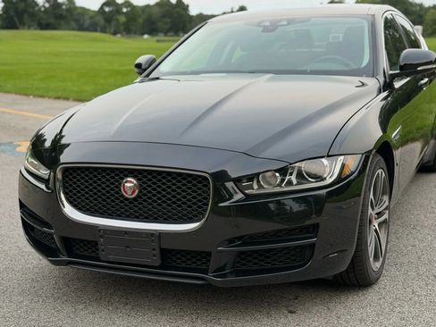 Used 2017 Jaguar XE Premium AWD/4WD image 17
