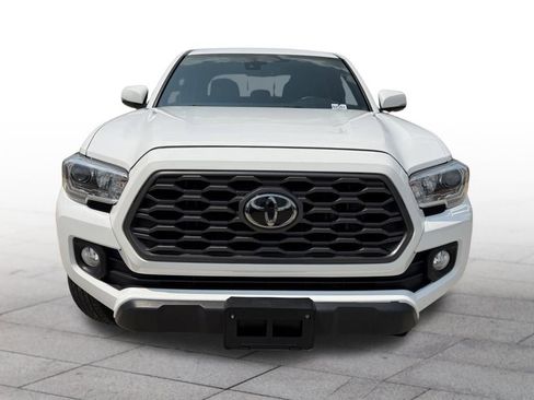 Used 2022 Toyota Tacoma TRD Off-Road image 2
