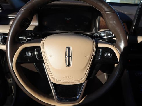 Used 2020 Lincoln Aviator Reserve w/ Equipment Group 202A image 28