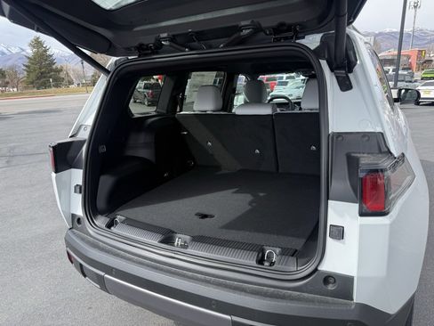 New 2026 Jeep Cherokee Limited image 17