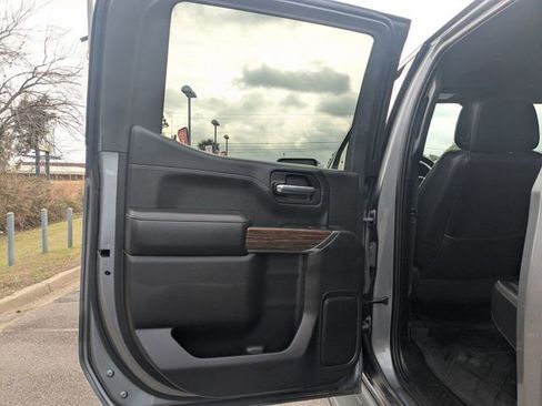 Used 2021 Chevrolet Silverado 1500 High Country w/ Technology Package image 25