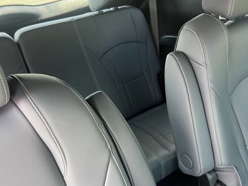 Used 2022 Buick Enclave Essence w/ Experience Buick Package image 13