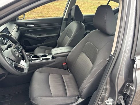 Used 2024 Nissan Altima 2.5 SV image 16