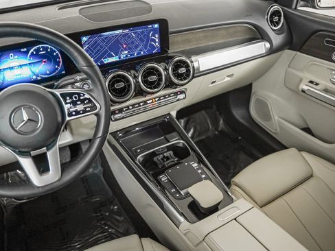 Certified 2023 Mercedes-Benz GLB 250 image 18