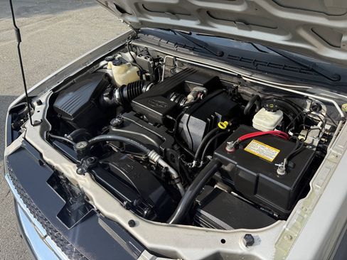 Used 2005 Chevrolet Colorado LS RWD image 26
