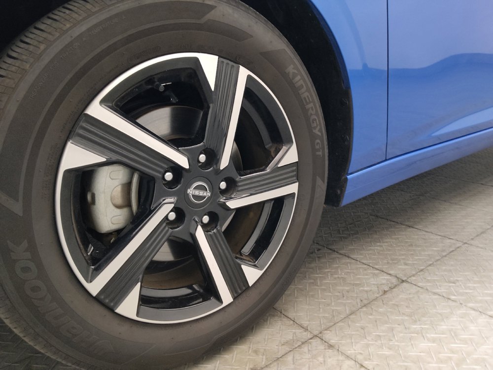 Used 2025 Nissan Sentra SV FWD image 31