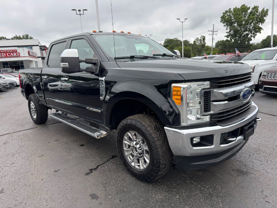 Used 2017 Ford F250 XLT w/ XLT Premium Package AWD/4WD image 7