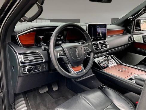 Used 2020 Lincoln Navigator L Reserve w/ Equipment Group 208A Reserve AWD/4WD image 13