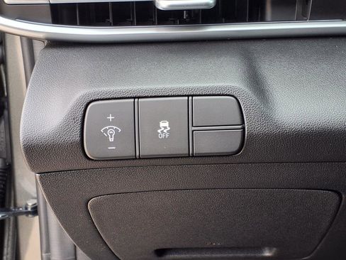 Used 2025 Hyundai Elantra SEL image 28