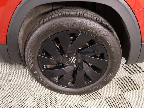 Used 2024 Volkswagen Atlas SE image 20