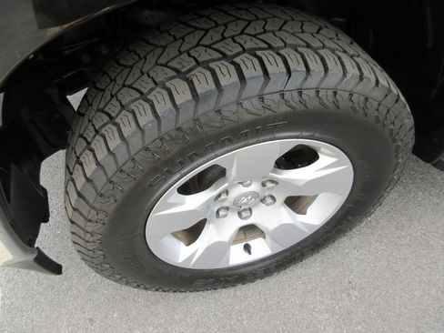 Used 2019 RAM 1500 Big Horn AWD/4WD image 11