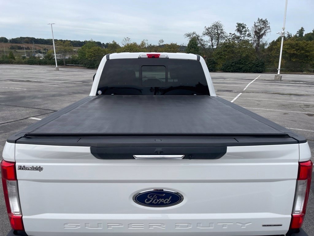 Used 2017 Ford F250 XLT w/ XLT Premium Package AWD/4WD image 5