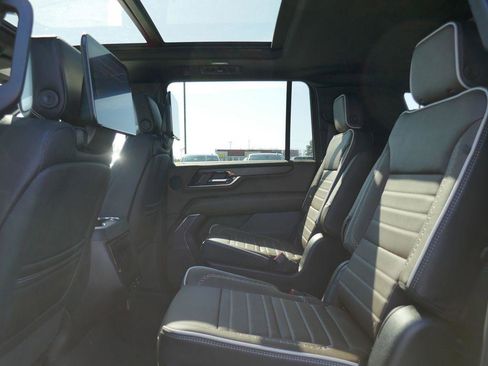 New 2026 GMC Yukon XL Denali Ultimate image 17