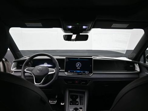 New 2026 Volkswagen Tiguan SE R-Line FWD image 10