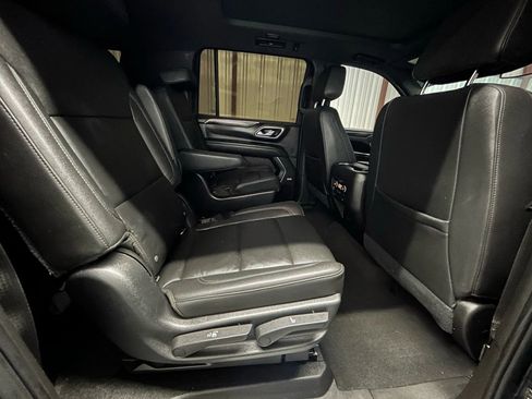 Used 2021 Chevrolet Suburban Z71 w/ Luxury Package image 14