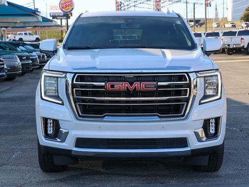 Used 2022 GMC Yukon XL SLT image 3