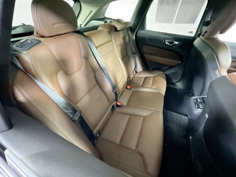 Used 2020 Volvo XC60 T5 Inscription image 27