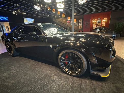 Used 2023 Dodge Challenger SRT Hellcat RWD image 9