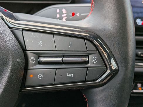 Used 2025 Chevrolet Equinox EV RS image 16