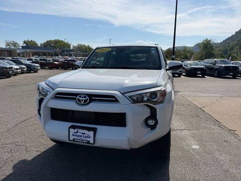 Used 2022 Toyota 4Runner SR5 AWD/4WD image 2
