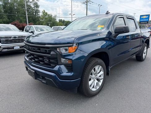 Used 2023 Chevrolet Silverado 1500 Custom AWD/4WD image 3