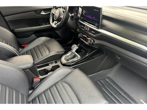 Used 2023 Kia Forte GT-Line w/ GT-Line Premium Package FWD image 17