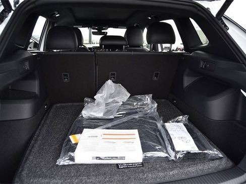 New 2026 Volkswagen Tiguan SE R-Line image 24