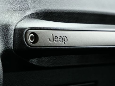 Used 2015 Jeep Wrangler Unlimited Sport w/ Quick Order Package 24S AWD/4WD image 40