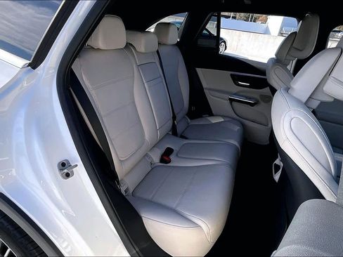 Certified 2025 Mercedes-Benz GLC 300 image 19