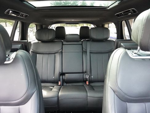 Used 2024 Land Rover Range Rover Long Wheelbase Autobiography image 49