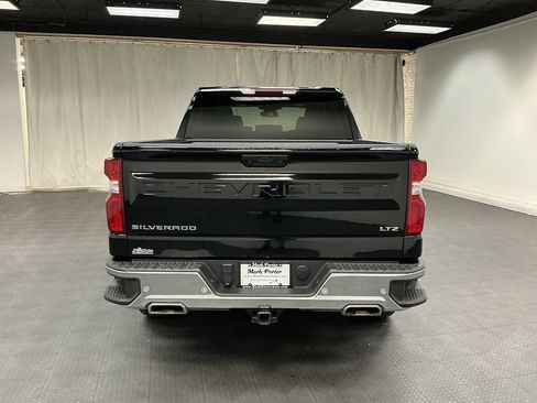 Used 2024 Chevrolet Silverado 1500 LTZ w/ Z71 Off-Road Package AWD/4WD image 4
