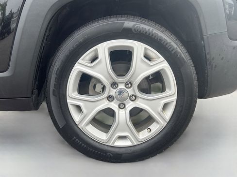 Used 2018 Jeep Renegade Limited FWD image 11