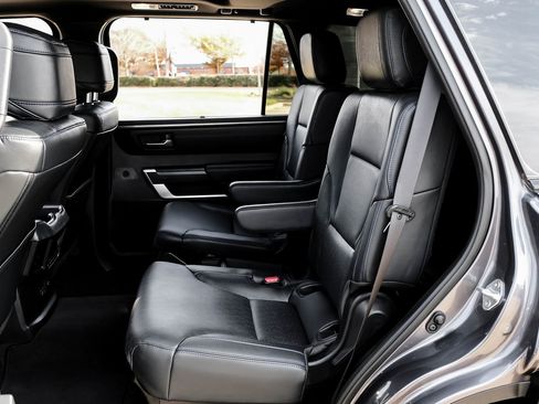 Used 2023 Toyota Sequoia Platinum image 43