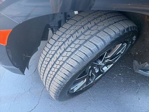 Certified 2024 Chevrolet Suburban Premier image 20