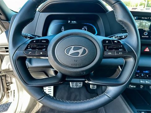 Used 2025 Hyundai Elantra Sport image 15
